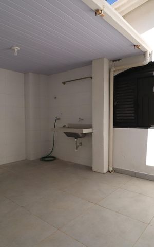Casa para alugar com 350m², 4 quartos e 4 vagasÁrea de Serviço