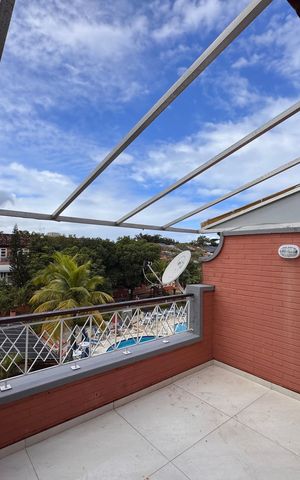 Casa de condomínio à venda com 220m², 3 quartos e 2 vagas Casa de condomínio à venda com 220m², 3 quartos e 2 vagasSuíte 2 - Varanda