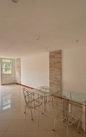 Casa de condomínio à venda com 220m², 3 quartos e 2 vagas Casa de condomínio à venda com 220m², 3 quartos e 2 vagasSala
