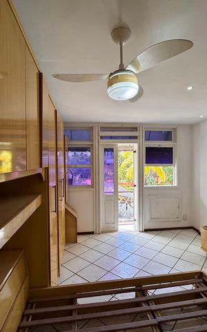 Casa de condomínio à venda com 220m², 3 quartos e 2 vagas Casa de condomínio à venda com 220m², 3 quartos e 2 vagasSuíte 1