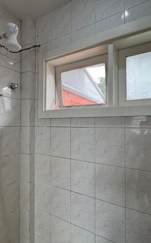 Casa de condomínio à venda com 220m², 3 quartos e 2 vagas Casa de condomínio à venda com 220m², 3 quartos e 2 vagasSuíte 2 - Banheiro