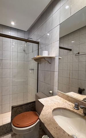 Casa de condomínio à venda com 220m², 3 quartos e 2 vagas Casa de condomínio à venda com 220m², 3 quartos e 2 vagasSuíte 3 - Banheiro