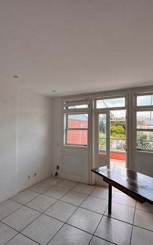 Casa de condomínio à venda com 220m², 3 quartos e 2 vagas Casa de condomínio à venda com 220m², 3 quartos e 2 vagasSuíte 2