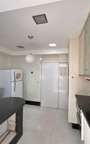Casa de condomínio à venda com 220m², 3 quartos e 2 vagas Casa de condomínio à venda com 220m², 3 quartos e 2 vagasCozinha