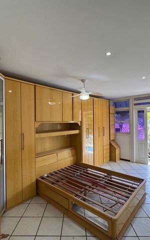 Casa de condomínio à venda com 220m², 3 quartos e 2 vagas Casa de condomínio à venda com 220m², 3 quartos e 2 vagasSuíte 1