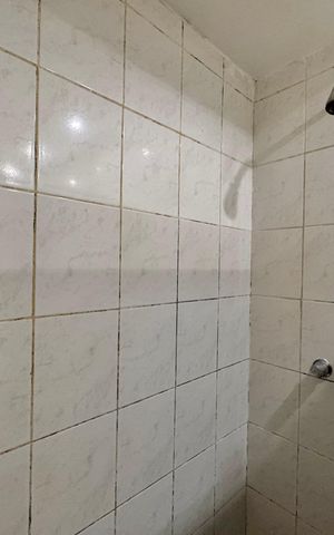 Casa de condomínio à venda com 220m², 3 quartos e 2 vagas Casa de condomínio à venda com 220m², 3 quartos e 2 vagasSuíte 1 - Banheiro