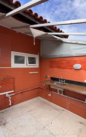Casa de condomínio à venda com 220m², 3 quartos e 2 vagas Casa de condomínio à venda com 220m², 3 quartos e 2 vagasÁrea Gourmet