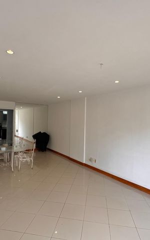 Casa de condomínio à venda com 220m², 3 quartos e 2 vagas Casa de condomínio à venda com 220m², 3 quartos e 2 vagasSala