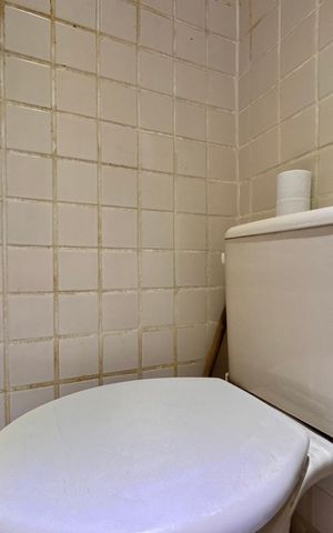 Casa de condomínio à venda com 220m², 3 quartos e 2 vagas Casa de condomínio à venda com 220m², 3 quartos e 2 vagasLavabo