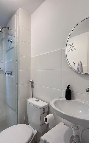Apartamento à venda com 45m², 2 quartos e 1 vaga Apartamento à venda com 45m², 2 quartos e 1 vagaBanheiro Social