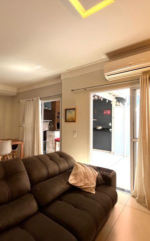 Casa de condomínio à venda com 95m², 3 quartos e 2 vagas Casa de condomínio à venda com 95m², 3 quartos e 2 vagasSala