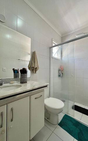 Casa de condomínio à venda com 95m², 3 quartos e 2 vagas Casa de condomínio à venda com 95m², 3 quartos e 2 vagasBanheiro da Suíte