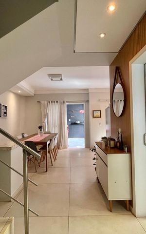 Casa de condomínio à venda com 95m², 3 quartos e 2 vagas Casa de condomínio à venda com 95m², 3 quartos e 2 vagasSala
