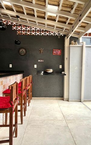 Casa de condomínio à venda com 95m², 3 quartos e 2 vagas Casa de condomínio à venda com 95m², 3 quartos e 2 vagasÁrea externa