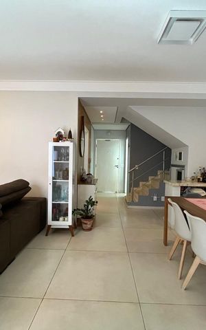 Casa de condomínio à venda com 95m², 3 quartos e 2 vagas Casa de condomínio à venda com 95m², 3 quartos e 2 vagasSala
