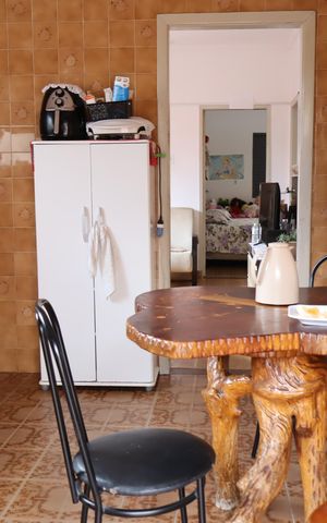 Casa à venda com 234m², 2 quartos e 7 vagasCozinha