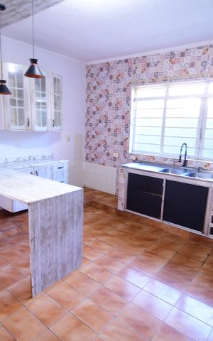 Casa à venda com 124m², 3 quartos e 2 vagasCozinha