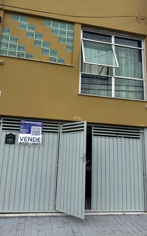 Casa à venda com 120m², 2 quartos e 1 vaga Casa à venda com 120m², 2 quartos e 1 vagaFachada