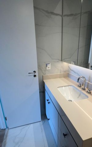 Apartamento à venda com 54m², 1 quarto e 1 vaga Apartamento à venda com 54m², 1 quarto e 1 vagaBanheiro da Suíte