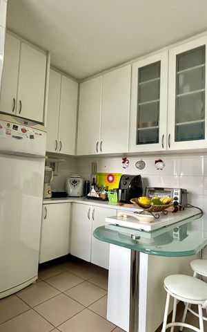 Apartamento à venda com 101m², 4 quartos e 3 vagas Apartamento à venda com 101m², 4 quartos e 3 vagasCozinha