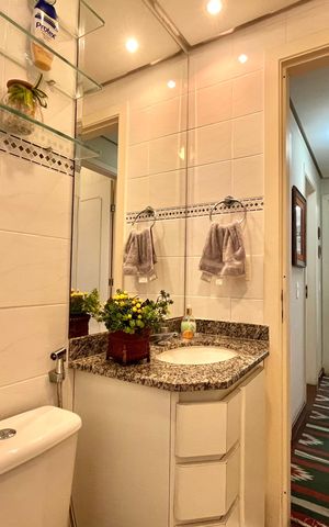 Apartamento à venda com 101m², 4 quartos e 3 vagas Apartamento à venda com 101m², 4 quartos e 3 vagasBanheiro Corredor