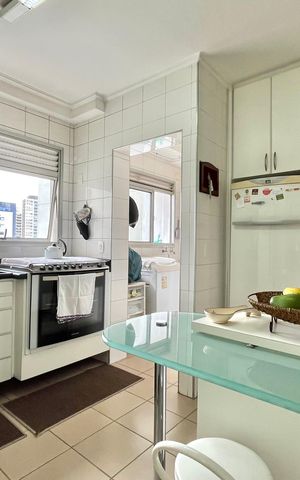 Apartamento à venda com 101m², 4 quartos e 3 vagas Apartamento à venda com 101m², 4 quartos e 3 vagasCozinha