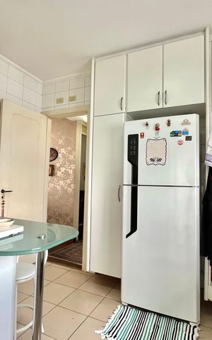 Apartamento à venda com 101m², 4 quartos e 3 vagas Apartamento à venda com 101m², 4 quartos e 3 vagasCozinha