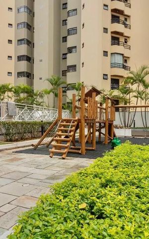Apartamento à venda com 101m², 4 quartos e 3 vagas Apartamento à venda com 101m², 4 quartos e 3 vagasÁrea comum - Playground