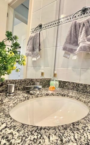 Apartamento à venda com 101m², 4 quartos e 3 vagas Apartamento à venda com 101m², 4 quartos e 3 vagasBanheiro Corredor
