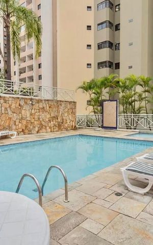 Apartamento à venda com 101m², 4 quartos e 3 vagas Apartamento à venda com 101m², 4 quartos e 3 vagasÁrea comum - Piscina