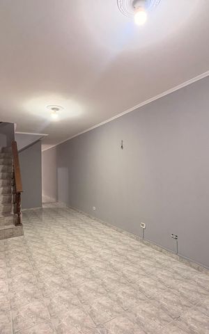 Casa à venda com 191m², 3 quartos e 2 vagas Casa à venda com 191m², 3 quartos e 2 vagasSala