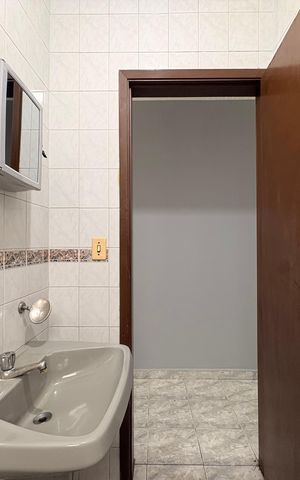 Casa à venda com 191m², 3 quartos e 2 vagas Casa à venda com 191m², 3 quartos e 2 vagasLavabo