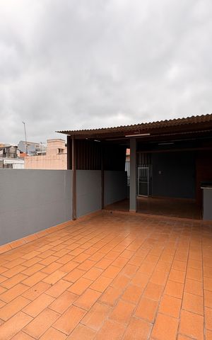Casa à venda com 191m², 3 quartos e 2 vagas Casa à venda com 191m², 3 quartos e 2 vagasChurrasqueira