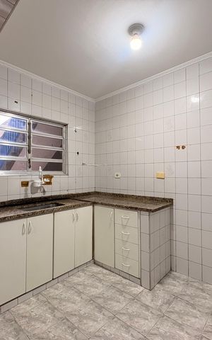 Casa à venda com 191m², 3 quartos e 2 vagas Casa à venda com 191m², 3 quartos e 2 vagasCozinha