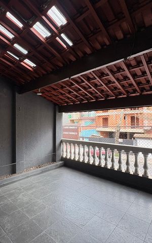 Casa à venda com 191m², 3 quartos e 2 vagas Casa à venda com 191m², 3 quartos e 2 vagasVaranda da sala