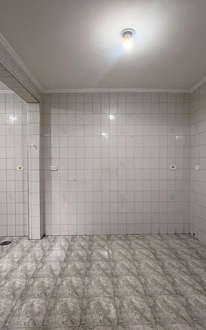 Casa à venda com 191m², 3 quartos e 2 vagas Casa à venda com 191m², 3 quartos e 2 vagasCozinha