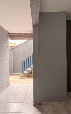 Casa à venda com 191m², 3 quartos e 2 vagas Casa à venda com 191m², 3 quartos e 2 vagasÁrea de serviço