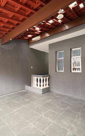 Casa à venda com 191m², 3 quartos e 2 vagas Casa à venda com 191m², 3 quartos e 2 vagasVaranda da sala