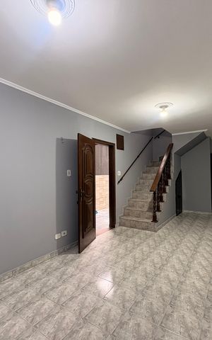 Casa à venda com 191m², 3 quartos e 2 vagas Casa à venda com 191m², 3 quartos e 2 vagasSala