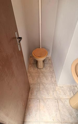 Casa à venda com 191m², 3 quartos e 2 vagas Casa à venda com 191m², 3 quartos e 2 vagasBanheiro de serviço