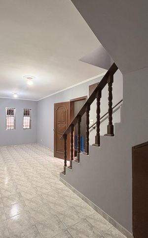 Casa à venda com 191m², 3 quartos e 2 vagas Casa à venda com 191m², 3 quartos e 2 vagasSala