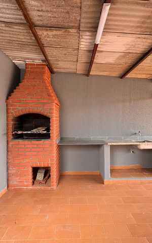 Casa à venda com 191m², 3 quartos e 2 vagas Casa à venda com 191m², 3 quartos e 2 vagasChurrasqueira