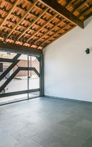 Casa à venda com 122m², 2 quartos e 2 vagas Casa à venda com 122m², 2 quartos e 2 vagasGaragem