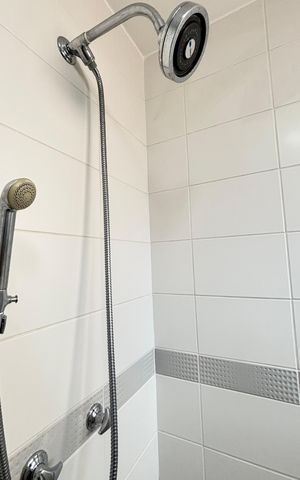 Apartamento para alugar com 81m², 2 quartos e 2 vagas Apartamento para alugar com 81m², 2 quartos e 2 vagasBanheiro da Suíte 2