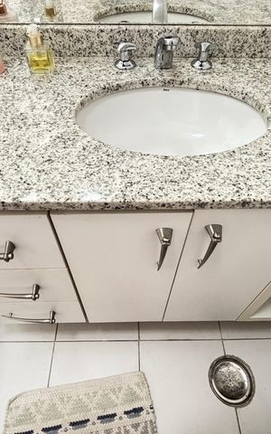 Apartamento para alugar com 81m², 2 quartos e 2 vagas Apartamento para alugar com 81m², 2 quartos e 2 vagasBanheiro da Suíte 2