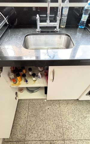 Apartamento para alugar com 81m², 2 quartos e 2 vagas Apartamento para alugar com 81m², 2 quartos e 2 vagasCozinha