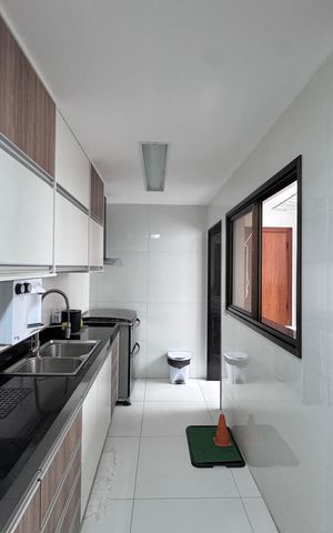 Apartamento à venda com 186m², 4 quartos e 2 vagas Apartamento à venda com 186m², 4 quartos e 2 vagasCozinha e Área de Serviço