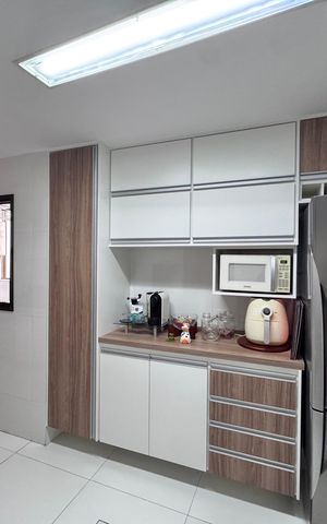 Apartamento à venda com 186m², 4 quartos e 2 vagas Apartamento à venda com 186m², 4 quartos e 2 vagasCozinha e Área de Serviço