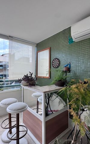 Apartamento à venda com 186m², 4 quartos e 2 vagas Apartamento à venda com 186m², 4 quartos e 2 vagasVaranda