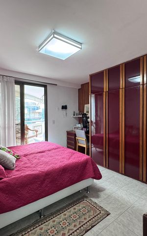 Apartamento à venda com 186m², 4 quartos e 2 vagas Apartamento à venda com 186m², 4 quartos e 2 vagasQuarto